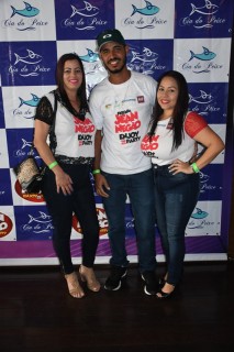 
<a style='margin-left: 5px;' class='btn btn-xs btn-social btn-facebook' href='https://www.facebook.com/sharer/sharer.php?u=https://www.galeramix.com.br/imagem/a110/800-800-90/conteudo/site_galerias/110/feijoada-do-jean-negao-2019-16.jpg' rel='popup' data-width='500' data-height='400'><i class='fa fa-facebook'></i>Compartilhar <span class='hidden-xs'>no Facebook</span>
</a> 
<a class='btn btn-default btn-xs' target='_blank' href='imagem/a110/800-800-90/conteudo/site_galerias/110/feijoada-do-jean-negao-2019-16.jpg'>
<span class='glyphicon glyphicon-cloud-download'></span> Salvar
</a>
