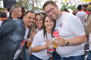 
<a style='margin-left: 5px;' class='btn btn-xs btn-social btn-facebook' href='https://www.facebook.com/sharer/sharer.php?u=https://www.galeramix.com.br/imagem/a110/800-800-90/conteudo/site_galerias/110/feijoada-do-jean-negao-2019-167.jpg' rel='popup' data-width='500' data-height='400'><i class='fa fa-facebook'></i>Compartilhar <span class='hidden-xs'>no Facebook</span>
</a> 
<a class='btn btn-default btn-xs' target='_blank' href='imagem/a110/800-800-90/conteudo/site_galerias/110/feijoada-do-jean-negao-2019-167.jpg'>
<span class='glyphicon glyphicon-cloud-download'></span> Salvar
</a>
