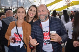 
<a style='margin-left: 5px;' class='btn btn-xs btn-social btn-facebook' href='https://www.facebook.com/sharer/sharer.php?u=https://www.galeramix.com.br/imagem/a110/800-800-90/conteudo/site_galerias/110/feijoada-do-jean-negao-2019-169.jpg' rel='popup' data-width='500' data-height='400'><i class='fa fa-facebook'></i>Compartilhar <span class='hidden-xs'>no Facebook</span>
</a> 
<a class='btn btn-default btn-xs' target='_blank' href='imagem/a110/800-800-90/conteudo/site_galerias/110/feijoada-do-jean-negao-2019-169.jpg'>
<span class='glyphicon glyphicon-cloud-download'></span> Salvar
</a>
