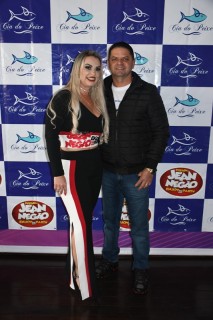 
<a style='margin-left: 5px;' class='btn btn-xs btn-social btn-facebook' href='https://www.facebook.com/sharer/sharer.php?u=https://www.galeramix.com.br/imagem/a110/800-800-90/conteudo/site_galerias/110/feijoada-do-jean-negao-2019-17.jpg' rel='popup' data-width='500' data-height='400'><i class='fa fa-facebook'></i>Compartilhar <span class='hidden-xs'>no Facebook</span>
</a> 
<a class='btn btn-default btn-xs' target='_blank' href='imagem/a110/800-800-90/conteudo/site_galerias/110/feijoada-do-jean-negao-2019-17.jpg'>
<span class='glyphicon glyphicon-cloud-download'></span> Salvar
</a>
