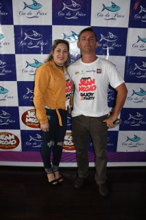 
<a style='margin-left: 5px;' class='btn btn-xs btn-social btn-facebook' href='https://www.facebook.com/sharer/sharer.php?u=https://www.galeramix.com.br/imagem/a110/800-800-90/conteudo/site_galerias/110/feijoada-do-jean-negao-2019-180.jpg' rel='popup' data-width='500' data-height='400'><i class='fa fa-facebook'></i>Compartilhar <span class='hidden-xs'>no Facebook</span>
</a> 
<a class='btn btn-default btn-xs' target='_blank' href='imagem/a110/800-800-90/conteudo/site_galerias/110/feijoada-do-jean-negao-2019-180.jpg'>
<span class='glyphicon glyphicon-cloud-download'></span> Salvar
</a>
