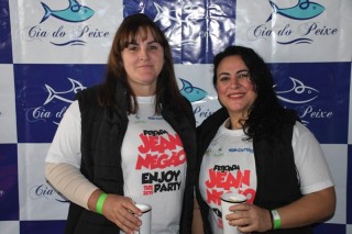 
<a style='margin-left: 5px;' class='btn btn-xs btn-social btn-facebook' href='https://www.facebook.com/sharer/sharer.php?u=https://www.galeramix.com.br/imagem/a110/800-800-90/conteudo/site_galerias/110/feijoada-do-jean-negao-2019-19.jpg' rel='popup' data-width='500' data-height='400'><i class='fa fa-facebook'></i>Compartilhar <span class='hidden-xs'>no Facebook</span>
</a> 
<a class='btn btn-default btn-xs' target='_blank' href='imagem/a110/800-800-90/conteudo/site_galerias/110/feijoada-do-jean-negao-2019-19.jpg'>
<span class='glyphicon glyphicon-cloud-download'></span> Salvar
</a>
