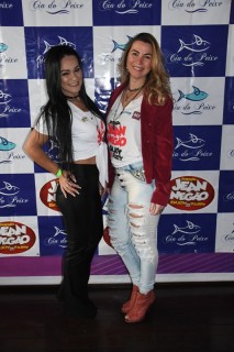 
<a style='margin-left: 5px;' class='btn btn-xs btn-social btn-facebook' href='https://www.facebook.com/sharer/sharer.php?u=https://www.galeramix.com.br/imagem/a110/800-800-90/conteudo/site_galerias/110/feijoada-do-jean-negao-2019-20.jpg' rel='popup' data-width='500' data-height='400'><i class='fa fa-facebook'></i>Compartilhar <span class='hidden-xs'>no Facebook</span>
</a> 
<a class='btn btn-default btn-xs' target='_blank' href='imagem/a110/800-800-90/conteudo/site_galerias/110/feijoada-do-jean-negao-2019-20.jpg'>
<span class='glyphicon glyphicon-cloud-download'></span> Salvar
</a>
