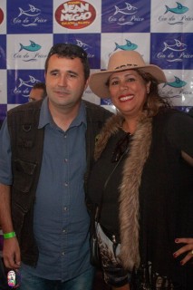 
<a style='margin-left: 5px;' class='btn btn-xs btn-social btn-facebook' href='https://www.facebook.com/sharer/sharer.php?u=https://www.galeramix.com.br/imagem/a110/800-800-90/conteudo/site_galerias/110/feijoada-do-jean-negao-2019-44.jpg' rel='popup' data-width='500' data-height='400'><i class='fa fa-facebook'></i>Compartilhar <span class='hidden-xs'>no Facebook</span>
</a> 
<a class='btn btn-default btn-xs' target='_blank' href='imagem/a110/800-800-90/conteudo/site_galerias/110/feijoada-do-jean-negao-2019-44.jpg'>
<span class='glyphicon glyphicon-cloud-download'></span> Salvar
</a>
