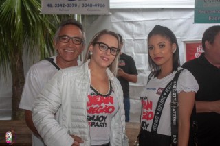 
<a style='margin-left: 5px;' class='btn btn-xs btn-social btn-facebook' href='https://www.facebook.com/sharer/sharer.php?u=https://www.galeramix.com.br/imagem/a110/800-800-90/conteudo/site_galerias/110/feijoada-do-jean-negao-2019-47.jpg' rel='popup' data-width='500' data-height='400'><i class='fa fa-facebook'></i>Compartilhar <span class='hidden-xs'>no Facebook</span>
</a> 
<a class='btn btn-default btn-xs' target='_blank' href='imagem/a110/800-800-90/conteudo/site_galerias/110/feijoada-do-jean-negao-2019-47.jpg'>
<span class='glyphicon glyphicon-cloud-download'></span> Salvar
</a>
