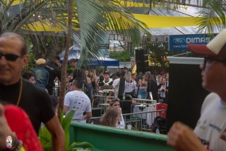 
<a style='margin-left: 5px;' class='btn btn-xs btn-social btn-facebook' href='https://www.facebook.com/sharer/sharer.php?u=https://www.galeramix.com.br/imagem/a110/800-800-90/conteudo/site_galerias/110/feijoada-do-jean-negao-2019-50.jpg' rel='popup' data-width='500' data-height='400'><i class='fa fa-facebook'></i>Compartilhar <span class='hidden-xs'>no Facebook</span>
</a> 
<a class='btn btn-default btn-xs' target='_blank' href='imagem/a110/800-800-90/conteudo/site_galerias/110/feijoada-do-jean-negao-2019-50.jpg'>
<span class='glyphicon glyphicon-cloud-download'></span> Salvar
</a>
