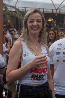 
<a style='margin-left: 5px;' class='btn btn-xs btn-social btn-facebook' href='https://www.facebook.com/sharer/sharer.php?u=https://www.galeramix.com.br/imagem/a110/800-800-90/conteudo/site_galerias/110/feijoada-do-jean-negao-2019-58.jpg' rel='popup' data-width='500' data-height='400'><i class='fa fa-facebook'></i>Compartilhar <span class='hidden-xs'>no Facebook</span>
</a> 
<a class='btn btn-default btn-xs' target='_blank' href='imagem/a110/800-800-90/conteudo/site_galerias/110/feijoada-do-jean-negao-2019-58.jpg'>
<span class='glyphicon glyphicon-cloud-download'></span> Salvar
</a>
