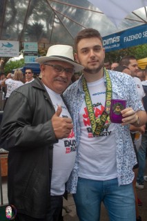 
<a style='margin-left: 5px;' class='btn btn-xs btn-social btn-facebook' href='https://www.facebook.com/sharer/sharer.php?u=https://www.galeramix.com.br/imagem/a110/800-800-90/conteudo/site_galerias/110/feijoada-do-jean-negao-2019-59.jpg' rel='popup' data-width='500' data-height='400'><i class='fa fa-facebook'></i>Compartilhar <span class='hidden-xs'>no Facebook</span>
</a> 
<a class='btn btn-default btn-xs' target='_blank' href='imagem/a110/800-800-90/conteudo/site_galerias/110/feijoada-do-jean-negao-2019-59.jpg'>
<span class='glyphicon glyphicon-cloud-download'></span> Salvar
</a>
