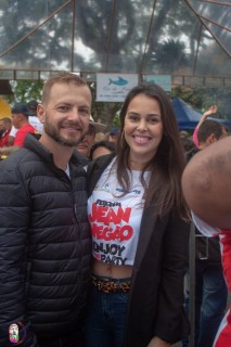 
<a style='margin-left: 5px;' class='btn btn-xs btn-social btn-facebook' href='https://www.facebook.com/sharer/sharer.php?u=https://www.galeramix.com.br/imagem/a110/800-800-90/conteudo/site_galerias/110/feijoada-do-jean-negao-2019-61.jpg' rel='popup' data-width='500' data-height='400'><i class='fa fa-facebook'></i>Compartilhar <span class='hidden-xs'>no Facebook</span>
</a> 
<a class='btn btn-default btn-xs' target='_blank' href='imagem/a110/800-800-90/conteudo/site_galerias/110/feijoada-do-jean-negao-2019-61.jpg'>
<span class='glyphicon glyphicon-cloud-download'></span> Salvar
</a>
