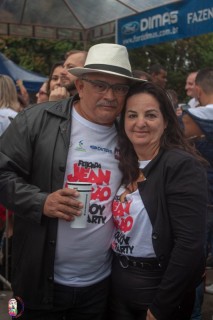 
<a style='margin-left: 5px;' class='btn btn-xs btn-social btn-facebook' href='https://www.facebook.com/sharer/sharer.php?u=https://www.galeramix.com.br/imagem/a110/800-800-90/conteudo/site_galerias/110/feijoada-do-jean-negao-2019-64.jpg' rel='popup' data-width='500' data-height='400'><i class='fa fa-facebook'></i>Compartilhar <span class='hidden-xs'>no Facebook</span>
</a> 
<a class='btn btn-default btn-xs' target='_blank' href='imagem/a110/800-800-90/conteudo/site_galerias/110/feijoada-do-jean-negao-2019-64.jpg'>
<span class='glyphicon glyphicon-cloud-download'></span> Salvar
</a>
