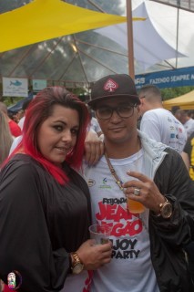 
<a style='margin-left: 5px;' class='btn btn-xs btn-social btn-facebook' href='https://www.facebook.com/sharer/sharer.php?u=https://www.galeramix.com.br/imagem/a110/800-800-90/conteudo/site_galerias/110/feijoada-do-jean-negao-2019-67.jpg' rel='popup' data-width='500' data-height='400'><i class='fa fa-facebook'></i>Compartilhar <span class='hidden-xs'>no Facebook</span>
</a> 
<a class='btn btn-default btn-xs' target='_blank' href='imagem/a110/800-800-90/conteudo/site_galerias/110/feijoada-do-jean-negao-2019-67.jpg'>
<span class='glyphicon glyphicon-cloud-download'></span> Salvar
</a>
