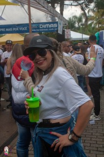 
<a style='margin-left: 5px;' class='btn btn-xs btn-social btn-facebook' href='https://www.facebook.com/sharer/sharer.php?u=https://www.galeramix.com.br/imagem/a110/800-800-90/conteudo/site_galerias/110/feijoada-do-jean-negao-2019-73.jpg' rel='popup' data-width='500' data-height='400'><i class='fa fa-facebook'></i>Compartilhar <span class='hidden-xs'>no Facebook</span>
</a> 
<a class='btn btn-default btn-xs' target='_blank' href='imagem/a110/800-800-90/conteudo/site_galerias/110/feijoada-do-jean-negao-2019-73.jpg'>
<span class='glyphicon glyphicon-cloud-download'></span> Salvar
</a>
