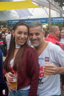 
<a style='margin-left: 5px;' class='btn btn-xs btn-social btn-facebook' href='https://www.facebook.com/sharer/sharer.php?u=https://www.galeramix.com.br/imagem/a110/800-800-90/conteudo/site_galerias/110/feijoada-do-jean-negao-2019-74.jpg' rel='popup' data-width='500' data-height='400'><i class='fa fa-facebook'></i>Compartilhar <span class='hidden-xs'>no Facebook</span>
</a> 
<a class='btn btn-default btn-xs' target='_blank' href='imagem/a110/800-800-90/conteudo/site_galerias/110/feijoada-do-jean-negao-2019-74.jpg'>
<span class='glyphicon glyphicon-cloud-download'></span> Salvar
</a>
