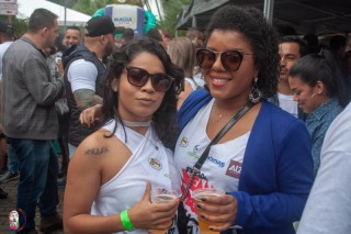 
<a style='margin-left: 5px;' class='btn btn-xs btn-social btn-facebook' href='https://www.facebook.com/sharer/sharer.php?u=https://www.galeramix.com.br/imagem/a110/800-800-90/conteudo/site_galerias/110/feijoada-do-jean-negao-2019-80.jpg' rel='popup' data-width='500' data-height='400'><i class='fa fa-facebook'></i>Compartilhar <span class='hidden-xs'>no Facebook</span>
</a> 
<a class='btn btn-default btn-xs' target='_blank' href='imagem/a110/800-800-90/conteudo/site_galerias/110/feijoada-do-jean-negao-2019-80.jpg'>
<span class='glyphicon glyphicon-cloud-download'></span> Salvar
</a>
