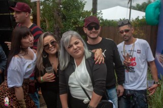 
<a style='margin-left: 5px;' class='btn btn-xs btn-social btn-facebook' href='https://www.facebook.com/sharer/sharer.php?u=https://www.galeramix.com.br/imagem/a110/800-800-90/conteudo/site_galerias/110/feijoada-do-jean-negao-2019-82.jpg' rel='popup' data-width='500' data-height='400'><i class='fa fa-facebook'></i>Compartilhar <span class='hidden-xs'>no Facebook</span>
</a> 
<a class='btn btn-default btn-xs' target='_blank' href='imagem/a110/800-800-90/conteudo/site_galerias/110/feijoada-do-jean-negao-2019-82.jpg'>
<span class='glyphicon glyphicon-cloud-download'></span> Salvar
</a>
