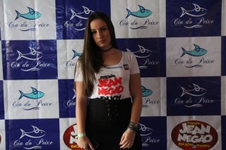 
<a style='margin-left: 5px;' class='btn btn-xs btn-social btn-facebook' href='https://www.facebook.com/sharer/sharer.php?u=https://www.galeramix.com.br/imagem/a110/800-800-90/conteudo/site_galerias/110/feijoada-do-jean-negao-2019-88.jpg' rel='popup' data-width='500' data-height='400'><i class='fa fa-facebook'></i>Compartilhar <span class='hidden-xs'>no Facebook</span>
</a> 
<a class='btn btn-default btn-xs' target='_blank' href='imagem/a110/800-800-90/conteudo/site_galerias/110/feijoada-do-jean-negao-2019-88.jpg'>
<span class='glyphicon glyphicon-cloud-download'></span> Salvar
</a>
