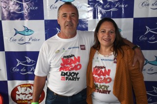 
<a style='margin-left: 5px;' class='btn btn-xs btn-social btn-facebook' href='https://www.facebook.com/sharer/sharer.php?u=https://www.galeramix.com.br/imagem/a110/800-800-90/conteudo/site_galerias/110/feijoada-do-jean-negao-2019-9.jpg' rel='popup' data-width='500' data-height='400'><i class='fa fa-facebook'></i>Compartilhar <span class='hidden-xs'>no Facebook</span>
</a> 
<a class='btn btn-default btn-xs' target='_blank' href='imagem/a110/800-800-90/conteudo/site_galerias/110/feijoada-do-jean-negao-2019-9.jpg'>
<span class='glyphicon glyphicon-cloud-download'></span> Salvar
</a>
