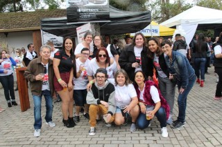 
<a style='margin-left: 5px;' class='btn btn-xs btn-social btn-facebook' href='https://www.facebook.com/sharer/sharer.php?u=https://www.galeramix.com.br/imagem/a110/800-800-90/conteudo/site_galerias/110/feijoada-do-jean-negao-2019-90.jpg' rel='popup' data-width='500' data-height='400'><i class='fa fa-facebook'></i>Compartilhar <span class='hidden-xs'>no Facebook</span>
</a> 
<a class='btn btn-default btn-xs' target='_blank' href='imagem/a110/800-800-90/conteudo/site_galerias/110/feijoada-do-jean-negao-2019-90.jpg'>
<span class='glyphicon glyphicon-cloud-download'></span> Salvar
</a>
