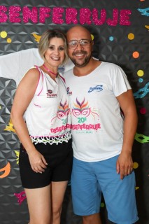 
<a style='margin-left: 5px;' class='btn btn-xs btn-social btn-facebook' href='https://www.facebook.com/sharer/sharer.php?u=https://www.galeramix.com.br/imagem/a112/800-800-90/conteudo/site_galerias/112/20-desenferruje-lives-tijucas-galeramix-106.jpg' rel='popup' data-width='500' data-height='400'><i class='fa fa-facebook'></i>Compartilhar <span class='hidden-xs'>no Facebook</span>
</a> 
<a class='btn btn-default btn-xs' target='_blank' href='imagem/a112/800-800-90/conteudo/site_galerias/112/20-desenferruje-lives-tijucas-galeramix-106.jpg'>
<span class='glyphicon glyphicon-cloud-download'></span> Salvar
</a>
