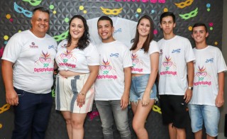 
<a style='margin-left: 5px;' class='btn btn-xs btn-social btn-facebook' href='https://www.facebook.com/sharer/sharer.php?u=https://www.galeramix.com.br/imagem/a112/800-800-90/conteudo/site_galerias/112/20-desenferruje-lives-tijucas-galeramix-108.jpg' rel='popup' data-width='500' data-height='400'><i class='fa fa-facebook'></i>Compartilhar <span class='hidden-xs'>no Facebook</span>
</a> 
<a class='btn btn-default btn-xs' target='_blank' href='imagem/a112/800-800-90/conteudo/site_galerias/112/20-desenferruje-lives-tijucas-galeramix-108.jpg'>
<span class='glyphicon glyphicon-cloud-download'></span> Salvar
</a>
