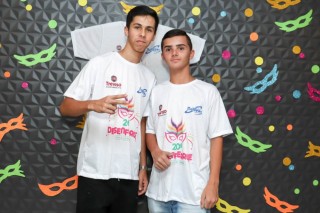 
<a style='margin-left: 5px;' class='btn btn-xs btn-social btn-facebook' href='https://www.facebook.com/sharer/sharer.php?u=https://www.galeramix.com.br/imagem/a112/800-800-90/conteudo/site_galerias/112/20-desenferruje-lives-tijucas-galeramix-109.jpg' rel='popup' data-width='500' data-height='400'><i class='fa fa-facebook'></i>Compartilhar <span class='hidden-xs'>no Facebook</span>
</a> 
<a class='btn btn-default btn-xs' target='_blank' href='imagem/a112/800-800-90/conteudo/site_galerias/112/20-desenferruje-lives-tijucas-galeramix-109.jpg'>
<span class='glyphicon glyphicon-cloud-download'></span> Salvar
</a>
