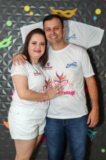 
<a style='margin-left: 5px;' class='btn btn-xs btn-social btn-facebook' href='https://www.facebook.com/sharer/sharer.php?u=https://www.galeramix.com.br/imagem/a112/800-800-90/conteudo/site_galerias/112/20-desenferruje-lives-tijucas-galeramix-129.jpg' rel='popup' data-width='500' data-height='400'><i class='fa fa-facebook'></i>Compartilhar <span class='hidden-xs'>no Facebook</span>
</a> 
<a class='btn btn-default btn-xs' target='_blank' href='imagem/a112/800-800-90/conteudo/site_galerias/112/20-desenferruje-lives-tijucas-galeramix-129.jpg'>
<span class='glyphicon glyphicon-cloud-download'></span> Salvar
</a>
