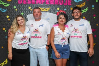 
<a style='margin-left: 5px;' class='btn btn-xs btn-social btn-facebook' href='https://www.facebook.com/sharer/sharer.php?u=https://www.galeramix.com.br/imagem/a112/800-800-90/conteudo/site_galerias/112/20-desenferruje-lives-tijucas-galeramix-14.jpg' rel='popup' data-width='500' data-height='400'><i class='fa fa-facebook'></i>Compartilhar <span class='hidden-xs'>no Facebook</span>
</a> 
<a class='btn btn-default btn-xs' target='_blank' href='imagem/a112/800-800-90/conteudo/site_galerias/112/20-desenferruje-lives-tijucas-galeramix-14.jpg'>
<span class='glyphicon glyphicon-cloud-download'></span> Salvar
</a>
