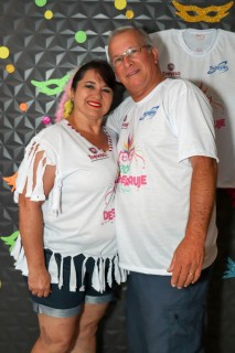 
<a style='margin-left: 5px;' class='btn btn-xs btn-social btn-facebook' href='https://www.facebook.com/sharer/sharer.php?u=https://www.galeramix.com.br/imagem/a112/800-800-90/conteudo/site_galerias/112/20-desenferruje-lives-tijucas-galeramix-140.jpg' rel='popup' data-width='500' data-height='400'><i class='fa fa-facebook'></i>Compartilhar <span class='hidden-xs'>no Facebook</span>
</a> 
<a class='btn btn-default btn-xs' target='_blank' href='imagem/a112/800-800-90/conteudo/site_galerias/112/20-desenferruje-lives-tijucas-galeramix-140.jpg'>
<span class='glyphicon glyphicon-cloud-download'></span> Salvar
</a>
