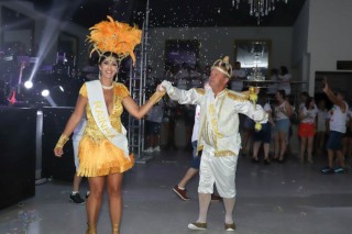 
<a style='margin-left: 5px;' class='btn btn-xs btn-social btn-facebook' href='https://www.facebook.com/sharer/sharer.php?u=https://www.galeramix.com.br/imagem/a112/800-800-90/conteudo/site_galerias/112/20-desenferruje-lives-tijucas-galeramix-196.jpg' rel='popup' data-width='500' data-height='400'><i class='fa fa-facebook'></i>Compartilhar <span class='hidden-xs'>no Facebook</span>
</a> 
<a class='btn btn-default btn-xs' target='_blank' href='imagem/a112/800-800-90/conteudo/site_galerias/112/20-desenferruje-lives-tijucas-galeramix-196.jpg'>
<span class='glyphicon glyphicon-cloud-download'></span> Salvar
</a>
