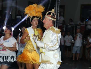 
<a style='margin-left: 5px;' class='btn btn-xs btn-social btn-facebook' href='https://www.facebook.com/sharer/sharer.php?u=https://www.galeramix.com.br/imagem/a112/800-800-90/conteudo/site_galerias/112/20-desenferruje-lives-tijucas-galeramix-202.jpg' rel='popup' data-width='500' data-height='400'><i class='fa fa-facebook'></i>Compartilhar <span class='hidden-xs'>no Facebook</span>
</a> 
<a class='btn btn-default btn-xs' target='_blank' href='imagem/a112/800-800-90/conteudo/site_galerias/112/20-desenferruje-lives-tijucas-galeramix-202.jpg'>
<span class='glyphicon glyphicon-cloud-download'></span> Salvar
</a>
