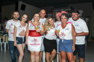 
<a style='margin-left: 5px;' class='btn btn-xs btn-social btn-facebook' href='https://www.facebook.com/sharer/sharer.php?u=https://www.galeramix.com.br/imagem/a112/800-800-90/conteudo/site_galerias/112/20-desenferruje-lives-tijucas-galeramix-251.jpg' rel='popup' data-width='500' data-height='400'><i class='fa fa-facebook'></i>Compartilhar <span class='hidden-xs'>no Facebook</span>
</a> 
<a class='btn btn-default btn-xs' target='_blank' href='imagem/a112/800-800-90/conteudo/site_galerias/112/20-desenferruje-lives-tijucas-galeramix-251.jpg'>
<span class='glyphicon glyphicon-cloud-download'></span> Salvar
</a>
