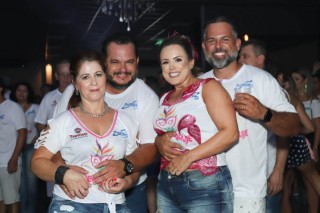 
<a style='margin-left: 5px;' class='btn btn-xs btn-social btn-facebook' href='https://www.facebook.com/sharer/sharer.php?u=https://www.galeramix.com.br/imagem/a112/800-800-90/conteudo/site_galerias/112/20-desenferruje-lives-tijucas-galeramix-259.jpg' rel='popup' data-width='500' data-height='400'><i class='fa fa-facebook'></i>Compartilhar <span class='hidden-xs'>no Facebook</span>
</a> 
<a class='btn btn-default btn-xs' target='_blank' href='imagem/a112/800-800-90/conteudo/site_galerias/112/20-desenferruje-lives-tijucas-galeramix-259.jpg'>
<span class='glyphicon glyphicon-cloud-download'></span> Salvar
</a>
