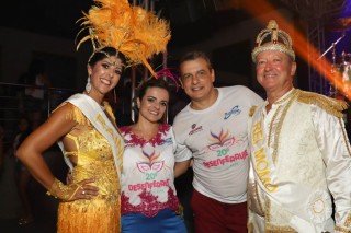 
<a style='margin-left: 5px;' class='btn btn-xs btn-social btn-facebook' href='https://www.facebook.com/sharer/sharer.php?u=https://www.galeramix.com.br/imagem/a112/800-800-90/conteudo/site_galerias/112/20-desenferruje-lives-tijucas-galeramix-268.jpg' rel='popup' data-width='500' data-height='400'><i class='fa fa-facebook'></i>Compartilhar <span class='hidden-xs'>no Facebook</span>
</a> 
<a class='btn btn-default btn-xs' target='_blank' href='imagem/a112/800-800-90/conteudo/site_galerias/112/20-desenferruje-lives-tijucas-galeramix-268.jpg'>
<span class='glyphicon glyphicon-cloud-download'></span> Salvar
</a>
