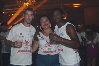 
<a style='margin-left: 5px;' class='btn btn-xs btn-social btn-facebook' href='https://www.facebook.com/sharer/sharer.php?u=https://www.galeramix.com.br/imagem/a112/800-800-90/conteudo/site_galerias/112/20-desenferruje-lives-tijucas-galeramix-270.jpg' rel='popup' data-width='500' data-height='400'><i class='fa fa-facebook'></i>Compartilhar <span class='hidden-xs'>no Facebook</span>
</a> 
<a class='btn btn-default btn-xs' target='_blank' href='imagem/a112/800-800-90/conteudo/site_galerias/112/20-desenferruje-lives-tijucas-galeramix-270.jpg'>
<span class='glyphicon glyphicon-cloud-download'></span> Salvar
</a>
