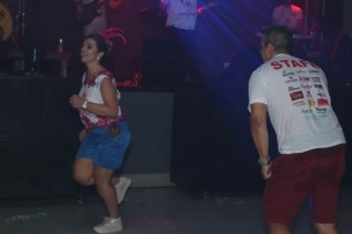 
<a style='margin-left: 5px;' class='btn btn-xs btn-social btn-facebook' href='https://www.facebook.com/sharer/sharer.php?u=https://www.galeramix.com.br/imagem/a112/800-800-90/conteudo/site_galerias/112/20-desenferruje-lives-tijucas-galeramix-277.jpg' rel='popup' data-width='500' data-height='400'><i class='fa fa-facebook'></i>Compartilhar <span class='hidden-xs'>no Facebook</span>
</a> 
<a class='btn btn-default btn-xs' target='_blank' href='imagem/a112/800-800-90/conteudo/site_galerias/112/20-desenferruje-lives-tijucas-galeramix-277.jpg'>
<span class='glyphicon glyphicon-cloud-download'></span> Salvar
</a>
