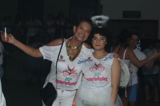 
<a style='margin-left: 5px;' class='btn btn-xs btn-social btn-facebook' href='https://www.facebook.com/sharer/sharer.php?u=https://www.galeramix.com.br/imagem/a112/800-800-90/conteudo/site_galerias/112/20-desenferruje-lives-tijucas-galeramix-282.jpg' rel='popup' data-width='500' data-height='400'><i class='fa fa-facebook'></i>Compartilhar <span class='hidden-xs'>no Facebook</span>
</a> 
<a class='btn btn-default btn-xs' target='_blank' href='imagem/a112/800-800-90/conteudo/site_galerias/112/20-desenferruje-lives-tijucas-galeramix-282.jpg'>
<span class='glyphicon glyphicon-cloud-download'></span> Salvar
</a>
