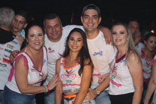 
<a style='margin-left: 5px;' class='btn btn-xs btn-social btn-facebook' href='https://www.facebook.com/sharer/sharer.php?u=https://www.galeramix.com.br/imagem/a112/800-800-90/conteudo/site_galerias/112/20-desenferruje-lives-tijucas-galeramix-284.jpg' rel='popup' data-width='500' data-height='400'><i class='fa fa-facebook'></i>Compartilhar <span class='hidden-xs'>no Facebook</span>
</a> 
<a class='btn btn-default btn-xs' target='_blank' href='imagem/a112/800-800-90/conteudo/site_galerias/112/20-desenferruje-lives-tijucas-galeramix-284.jpg'>
<span class='glyphicon glyphicon-cloud-download'></span> Salvar
</a>
