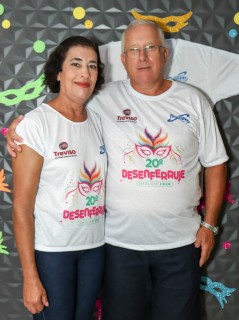 
<a style='margin-left: 5px;' class='btn btn-xs btn-social btn-facebook' href='https://www.facebook.com/sharer/sharer.php?u=https://www.galeramix.com.br/imagem/a112/800-800-90/conteudo/site_galerias/112/20-desenferruje-lives-tijucas-galeramix-54.jpg' rel='popup' data-width='500' data-height='400'><i class='fa fa-facebook'></i>Compartilhar <span class='hidden-xs'>no Facebook</span>
</a> 
<a class='btn btn-default btn-xs' target='_blank' href='imagem/a112/800-800-90/conteudo/site_galerias/112/20-desenferruje-lives-tijucas-galeramix-54.jpg'>
<span class='glyphicon glyphicon-cloud-download'></span> Salvar
</a>
