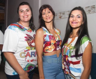 
    <a style='margin-left: 5px;' class='btn btn-xs btn-social btn-facebook' href='https://www.facebook.com/sharer/sharer.php?u=https://www.galeramix.com.br/imagem/a113/800-800-90/conteudo/site_galerias/113/baile-de-carnaval-para-casais-ctg-fogao-de-lenha-tijucas-galeramix-105.jpg' rel='popup' data-width='500' data-height='400'><i class='fa fa-facebook'></i>Compartilhar <span class='hidden-xs'>no Facebook</span>
</a> 
<a class='btn btn-default btn-xs' target='_blank' href='imagem/a113/800-800-90/conteudo/site_galerias/113/baile-de-carnaval-para-casais-ctg-fogao-de-lenha-tijucas-galeramix-105.jpg'>
    <span class='glyphicon glyphicon-cloud-download'></span> Salvar
</a>
