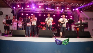 
<a style='margin-left: 5px;' class='btn btn-xs btn-social btn-facebook' href='https://www.facebook.com/sharer/sharer.php?u=https://www.galeramix.com.br/imagem/a113/800-800-90/conteudo/site_galerias/113/baile-de-carnaval-para-casais-ctg-fogao-de-lenha-tijucas-galeramix-113.jpg' rel='popup' data-width='500' data-height='400'><i class='fa fa-facebook'></i>Compartilhar <span class='hidden-xs'>no Facebook</span>
</a> 
<a class='btn btn-default btn-xs' target='_blank' href='imagem/a113/800-800-90/conteudo/site_galerias/113/baile-de-carnaval-para-casais-ctg-fogao-de-lenha-tijucas-galeramix-113.jpg'>
<span class='glyphicon glyphicon-cloud-download'></span> Salvar
</a>
