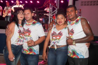 
<a style='margin-left: 5px;' class='btn btn-xs btn-social btn-facebook' href='https://www.facebook.com/sharer/sharer.php?u=https://www.galeramix.com.br/imagem/a113/800-800-90/conteudo/site_galerias/113/baile-de-carnaval-para-casais-ctg-fogao-de-lenha-tijucas-galeramix-115.jpg' rel='popup' data-width='500' data-height='400'><i class='fa fa-facebook'></i>Compartilhar <span class='hidden-xs'>no Facebook</span>
</a> 
<a class='btn btn-default btn-xs' target='_blank' href='imagem/a113/800-800-90/conteudo/site_galerias/113/baile-de-carnaval-para-casais-ctg-fogao-de-lenha-tijucas-galeramix-115.jpg'>
<span class='glyphicon glyphicon-cloud-download'></span> Salvar
</a>
