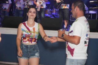 
<a style='margin-left: 5px;' class='btn btn-xs btn-social btn-facebook' href='https://www.facebook.com/sharer/sharer.php?u=https://www.galeramix.com.br/imagem/a113/800-800-90/conteudo/site_galerias/113/baile-de-carnaval-para-casais-ctg-fogao-de-lenha-tijucas-galeramix-125.jpg' rel='popup' data-width='500' data-height='400'><i class='fa fa-facebook'></i>Compartilhar <span class='hidden-xs'>no Facebook</span>
</a> 
<a class='btn btn-default btn-xs' target='_blank' href='imagem/a113/800-800-90/conteudo/site_galerias/113/baile-de-carnaval-para-casais-ctg-fogao-de-lenha-tijucas-galeramix-125.jpg'>
<span class='glyphicon glyphicon-cloud-download'></span> Salvar
</a>
