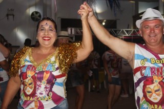 
<a style='margin-left: 5px;' class='btn btn-xs btn-social btn-facebook' href='https://www.facebook.com/sharer/sharer.php?u=https://www.galeramix.com.br/imagem/a113/800-800-90/conteudo/site_galerias/113/baile-de-carnaval-para-casais-ctg-fogao-de-lenha-tijucas-galeramix-126.jpg' rel='popup' data-width='500' data-height='400'><i class='fa fa-facebook'></i>Compartilhar <span class='hidden-xs'>no Facebook</span>
</a> 
<a class='btn btn-default btn-xs' target='_blank' href='imagem/a113/800-800-90/conteudo/site_galerias/113/baile-de-carnaval-para-casais-ctg-fogao-de-lenha-tijucas-galeramix-126.jpg'>
<span class='glyphicon glyphicon-cloud-download'></span> Salvar
</a>
