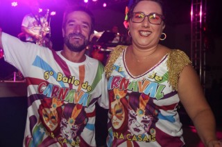 
<a style='margin-left: 5px;' class='btn btn-xs btn-social btn-facebook' href='https://www.facebook.com/sharer/sharer.php?u=https://www.galeramix.com.br/imagem/a113/800-800-90/conteudo/site_galerias/113/baile-de-carnaval-para-casais-ctg-fogao-de-lenha-tijucas-galeramix-140.jpg' rel='popup' data-width='500' data-height='400'><i class='fa fa-facebook'></i>Compartilhar <span class='hidden-xs'>no Facebook</span>
</a> 
<a class='btn btn-default btn-xs' target='_blank' href='imagem/a113/800-800-90/conteudo/site_galerias/113/baile-de-carnaval-para-casais-ctg-fogao-de-lenha-tijucas-galeramix-140.jpg'>
<span class='glyphicon glyphicon-cloud-download'></span> Salvar
</a>
