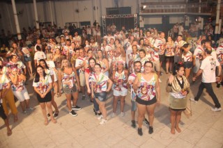 
<a style='margin-left: 5px;' class='btn btn-xs btn-social btn-facebook' href='https://www.facebook.com/sharer/sharer.php?u=https://www.galeramix.com.br/imagem/a113/800-800-90/conteudo/site_galerias/113/baile-de-carnaval-para-casais-ctg-fogao-de-lenha-tijucas-galeramix-157.jpg' rel='popup' data-width='500' data-height='400'><i class='fa fa-facebook'></i>Compartilhar <span class='hidden-xs'>no Facebook</span>
</a> 
<a class='btn btn-default btn-xs' target='_blank' href='imagem/a113/800-800-90/conteudo/site_galerias/113/baile-de-carnaval-para-casais-ctg-fogao-de-lenha-tijucas-galeramix-157.jpg'>
<span class='glyphicon glyphicon-cloud-download'></span> Salvar
</a>
