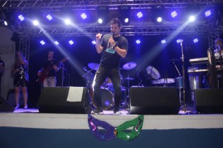 
<a style='margin-left: 5px;' class='btn btn-xs btn-social btn-facebook' href='https://www.facebook.com/sharer/sharer.php?u=https://www.galeramix.com.br/imagem/a113/800-800-90/conteudo/site_galerias/113/baile-de-carnaval-para-casais-ctg-fogao-de-lenha-tijucas-galeramix-159.jpg' rel='popup' data-width='500' data-height='400'><i class='fa fa-facebook'></i>Compartilhar <span class='hidden-xs'>no Facebook</span>
</a> 
<a class='btn btn-default btn-xs' target='_blank' href='imagem/a113/800-800-90/conteudo/site_galerias/113/baile-de-carnaval-para-casais-ctg-fogao-de-lenha-tijucas-galeramix-159.jpg'>
<span class='glyphicon glyphicon-cloud-download'></span> Salvar
</a>
