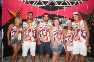 
<a style='margin-left: 5px;' class='btn btn-xs btn-social btn-facebook' href='https://www.facebook.com/sharer/sharer.php?u=https://www.galeramix.com.br/imagem/a113/800-800-90/conteudo/site_galerias/113/baile-de-carnaval-para-casais-ctg-fogao-de-lenha-tijucas-galeramix-17.jpg' rel='popup' data-width='500' data-height='400'><i class='fa fa-facebook'></i>Compartilhar <span class='hidden-xs'>no Facebook</span>
</a> 
<a class='btn btn-default btn-xs' target='_blank' href='imagem/a113/800-800-90/conteudo/site_galerias/113/baile-de-carnaval-para-casais-ctg-fogao-de-lenha-tijucas-galeramix-17.jpg'>
<span class='glyphicon glyphicon-cloud-download'></span> Salvar
</a>
