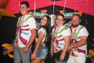 
<a style='margin-left: 5px;' class='btn btn-xs btn-social btn-facebook' href='https://www.facebook.com/sharer/sharer.php?u=https://www.galeramix.com.br/imagem/a113/800-800-90/conteudo/site_galerias/113/baile-de-carnaval-para-casais-ctg-fogao-de-lenha-tijucas-galeramix-21.jpg' rel='popup' data-width='500' data-height='400'><i class='fa fa-facebook'></i>Compartilhar <span class='hidden-xs'>no Facebook</span>
</a> 
<a class='btn btn-default btn-xs' target='_blank' href='imagem/a113/800-800-90/conteudo/site_galerias/113/baile-de-carnaval-para-casais-ctg-fogao-de-lenha-tijucas-galeramix-21.jpg'>
<span class='glyphicon glyphicon-cloud-download'></span> Salvar
</a>
