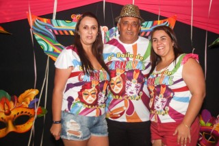 
<a style='margin-left: 5px;' class='btn btn-xs btn-social btn-facebook' href='https://www.facebook.com/sharer/sharer.php?u=https://www.galeramix.com.br/imagem/a113/800-800-90/conteudo/site_galerias/113/baile-de-carnaval-para-casais-ctg-fogao-de-lenha-tijucas-galeramix-31.jpg' rel='popup' data-width='500' data-height='400'><i class='fa fa-facebook'></i>Compartilhar <span class='hidden-xs'>no Facebook</span>
</a> 
<a class='btn btn-default btn-xs' target='_blank' href='imagem/a113/800-800-90/conteudo/site_galerias/113/baile-de-carnaval-para-casais-ctg-fogao-de-lenha-tijucas-galeramix-31.jpg'>
<span class='glyphicon glyphicon-cloud-download'></span> Salvar
</a>
