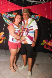 
<a style='margin-left: 5px;' class='btn btn-xs btn-social btn-facebook' href='https://www.facebook.com/sharer/sharer.php?u=https://www.galeramix.com.br/imagem/a113/800-800-90/conteudo/site_galerias/113/baile-de-carnaval-para-casais-ctg-fogao-de-lenha-tijucas-galeramix-4.jpg' rel='popup' data-width='500' data-height='400'><i class='fa fa-facebook'></i>Compartilhar <span class='hidden-xs'>no Facebook</span>
</a> 
<a class='btn btn-default btn-xs' target='_blank' href='imagem/a113/800-800-90/conteudo/site_galerias/113/baile-de-carnaval-para-casais-ctg-fogao-de-lenha-tijucas-galeramix-4.jpg'>
<span class='glyphicon glyphicon-cloud-download'></span> Salvar
</a>
